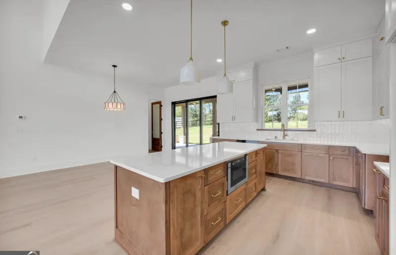 Modern farmhouse on one acre, Cumming, GA: kitchen