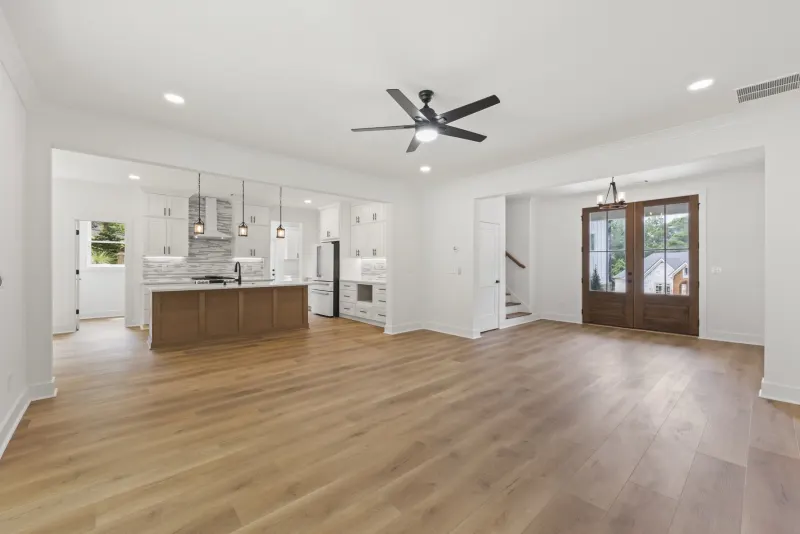 Light-filled modern, Gainesville, GA: living