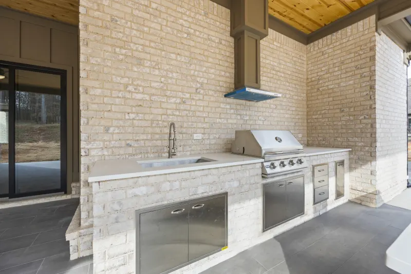 Traditional in The Manors, Jefferson, GA: outdoor kitchen
