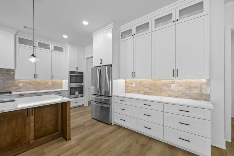 Estate on 1.5 acres, Jefferson, GA: kitchen fridge