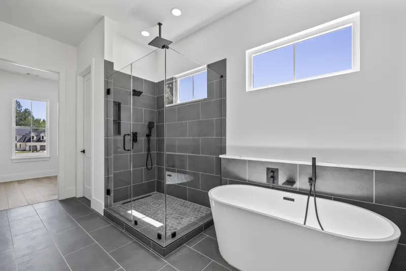 Estate on 1.5 acres, Jefferson, GA: primary bath