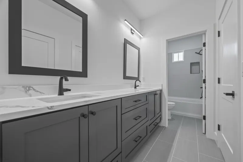 Estate on 1.5 acres, Jefferson, GA: secondary vanity