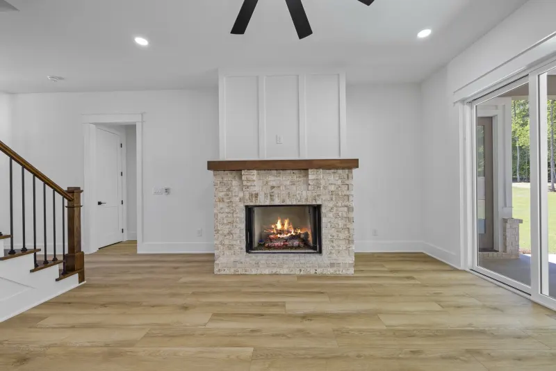Estate on 1.5 acres, Jefferson, GA: fireplace