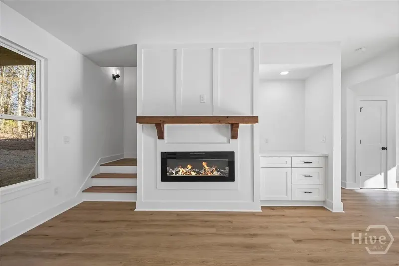 Colonial in the Arbors, Madison, GA: fireplace